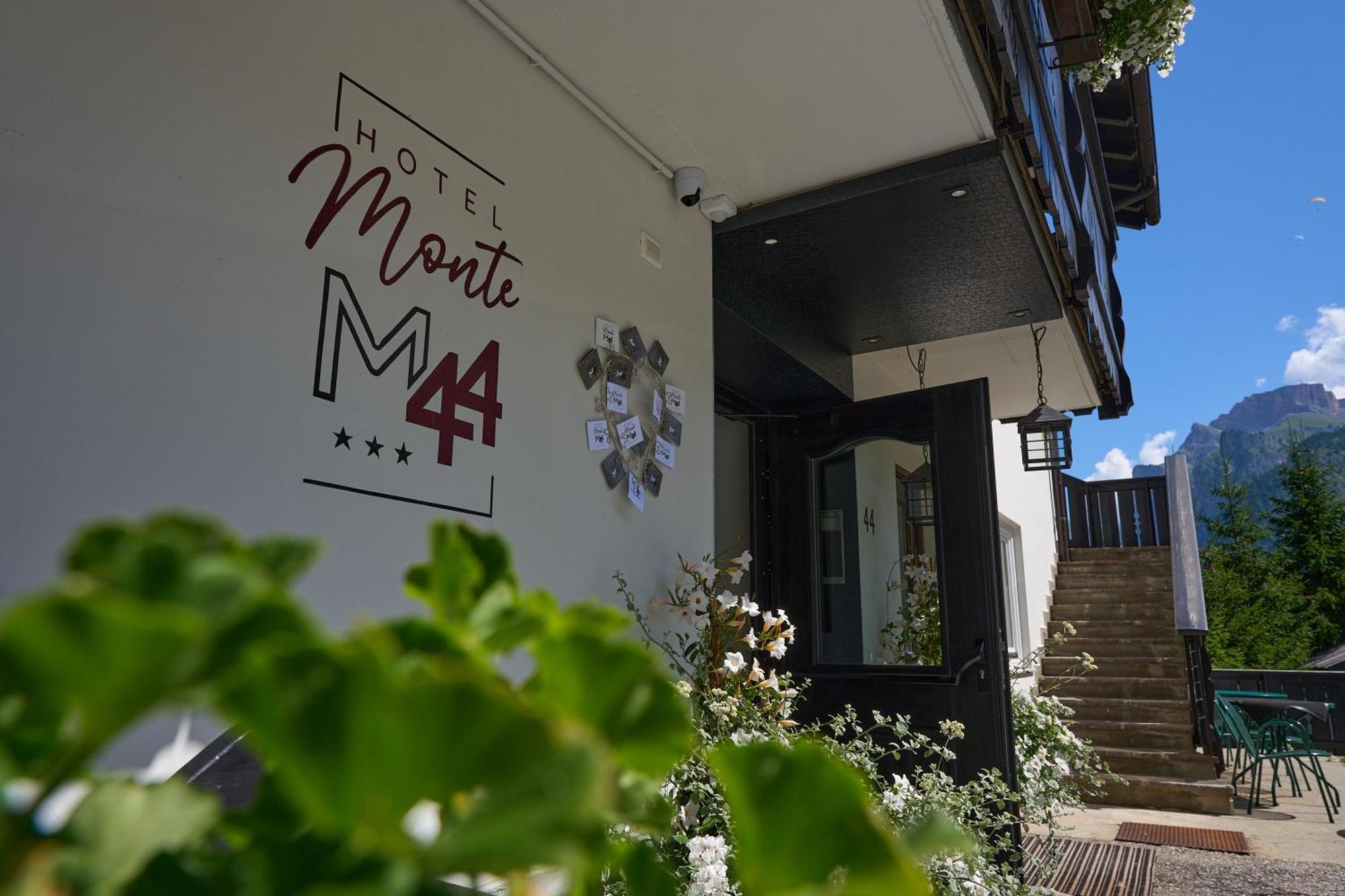Hotel Monte44 Selva di Val Gardena Eksteriør bilde